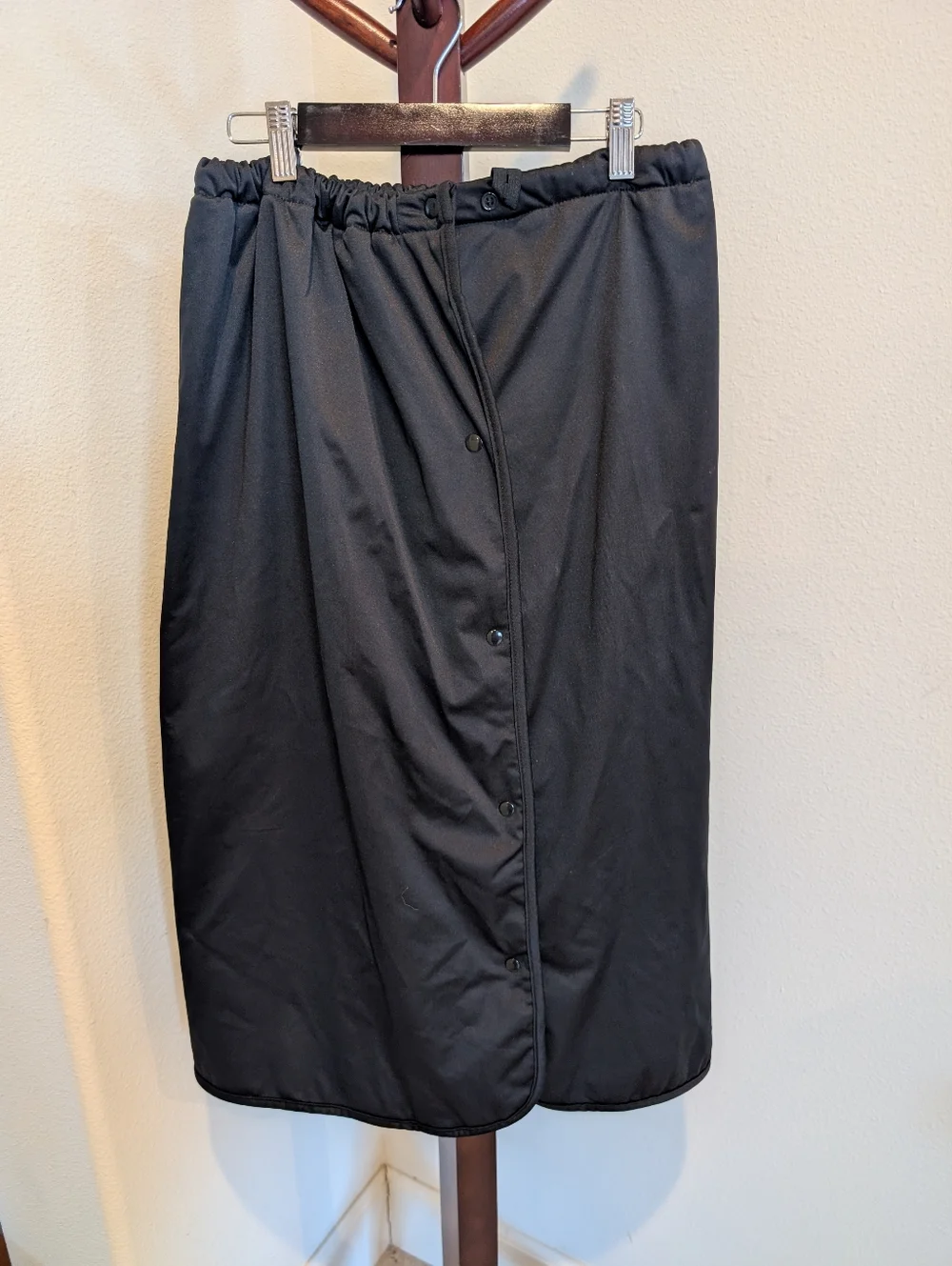 Bamboo Lined Black Spa-Style Towel Wrap